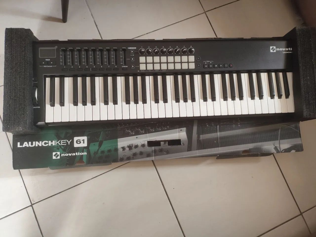 NOVATION LAUNCHKEY 61 MK2 - Instrumentos musicais - Vila Bremen