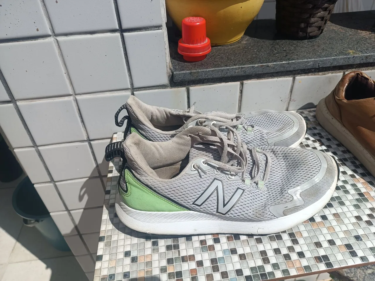 Tênis New Balance Cinza e Verde