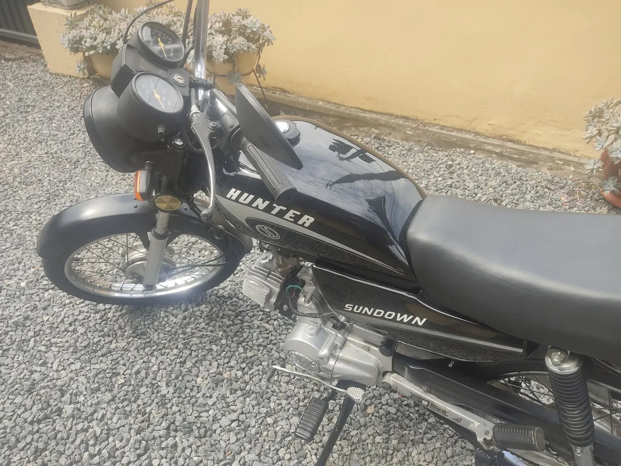Hunter 100 com 9.400km