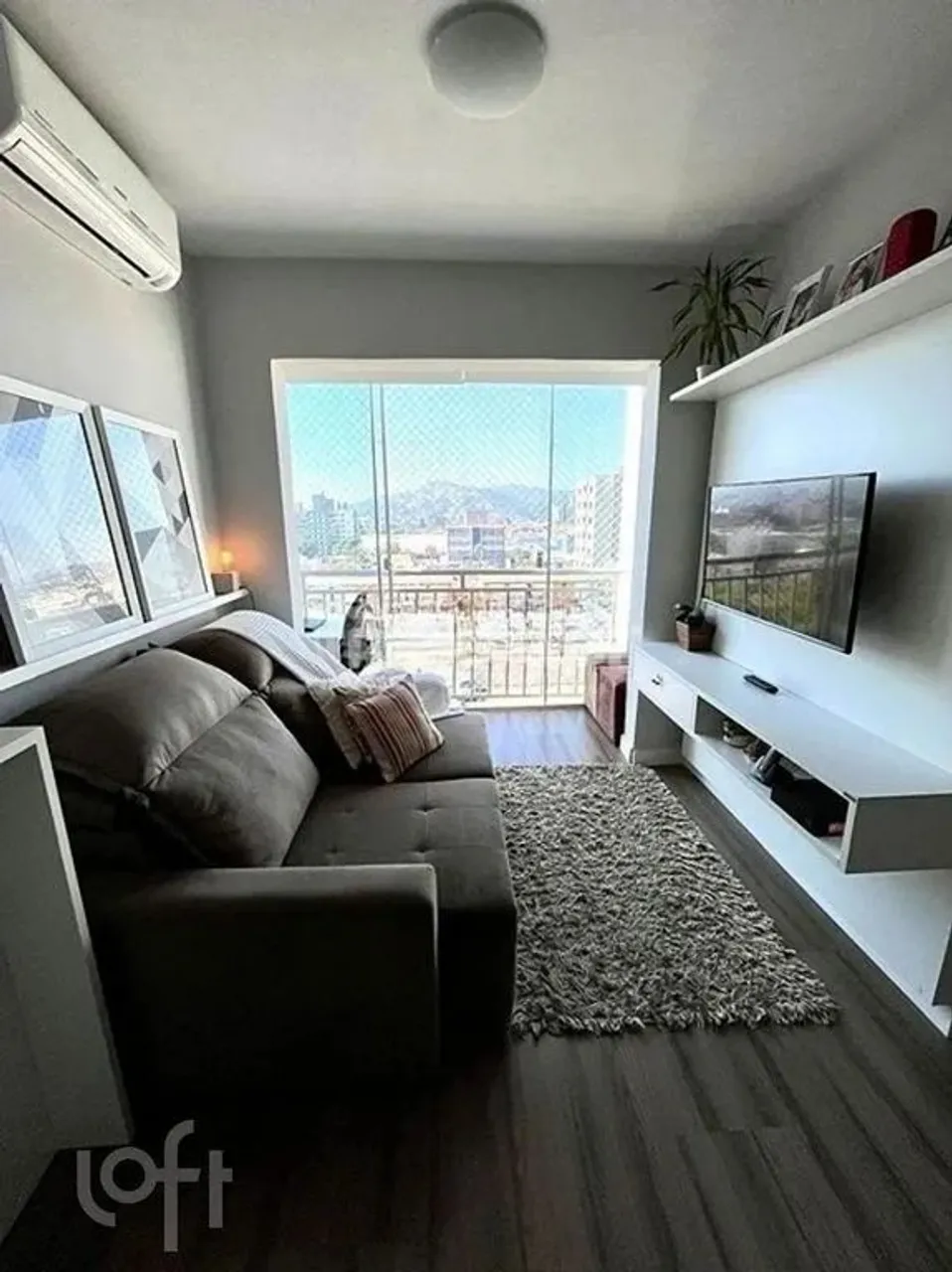 Imóvel para venda possui 56 metros quadrados com 2 quartos em Camaquã - Porto Alegre - RS
