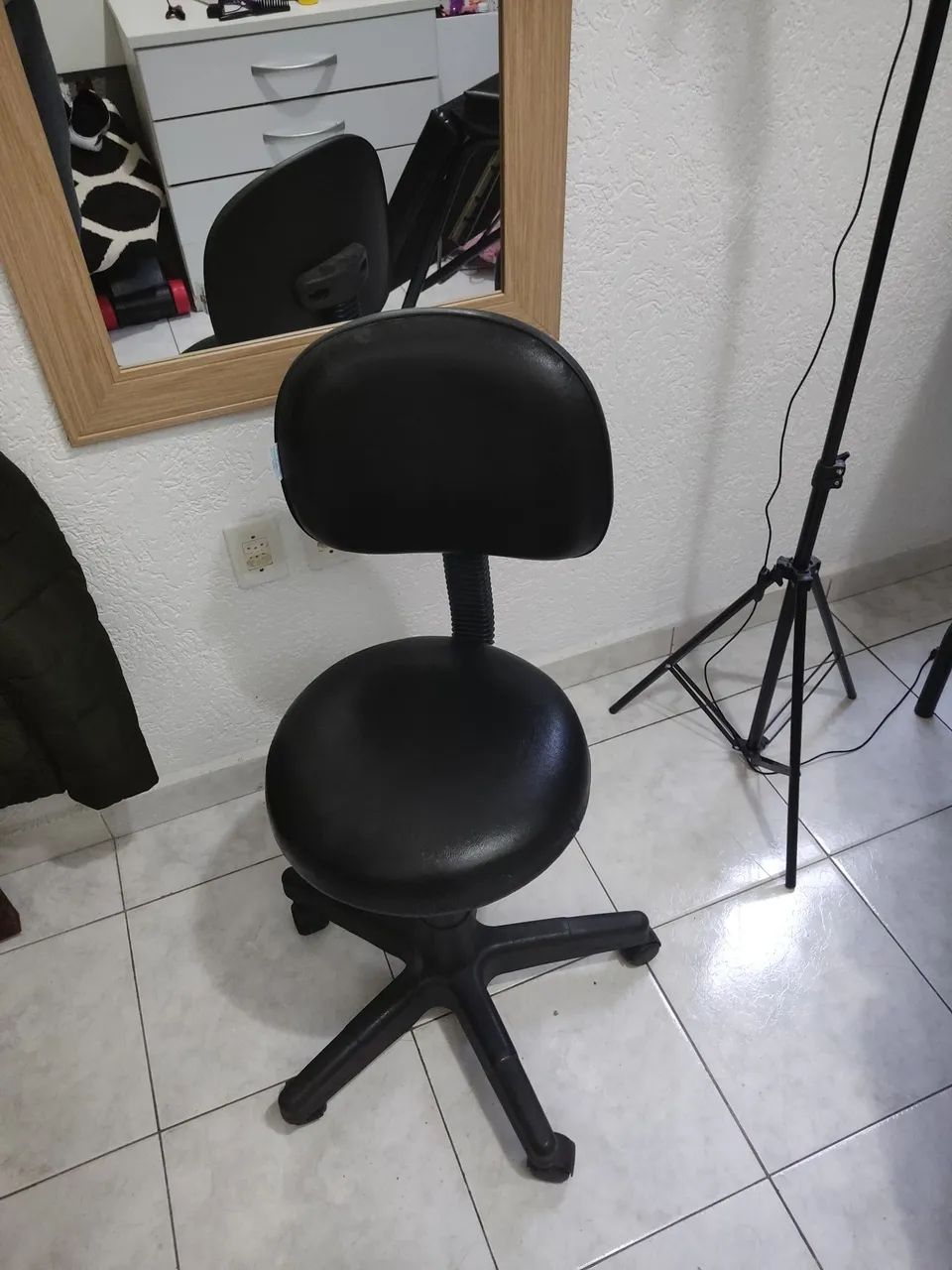 Maca de massagem profissional e cadeira com regulagem de altura - Foto 2