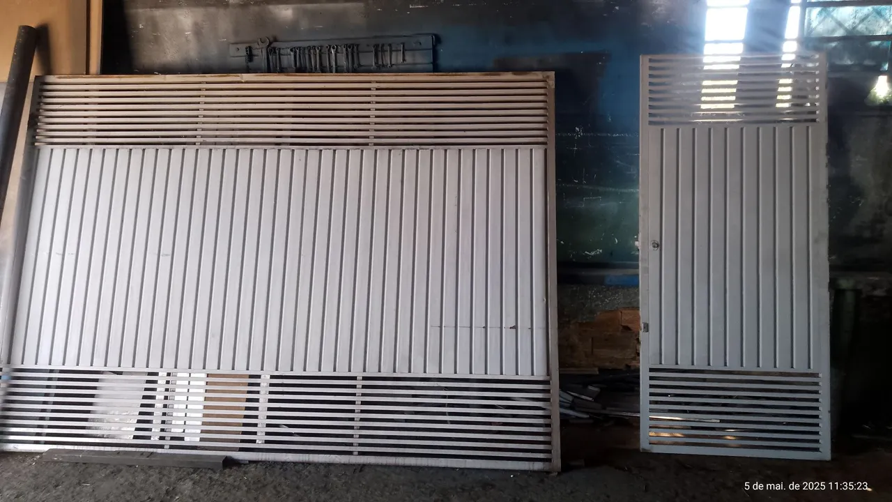 Portão de Aço Novo com Design Moderno