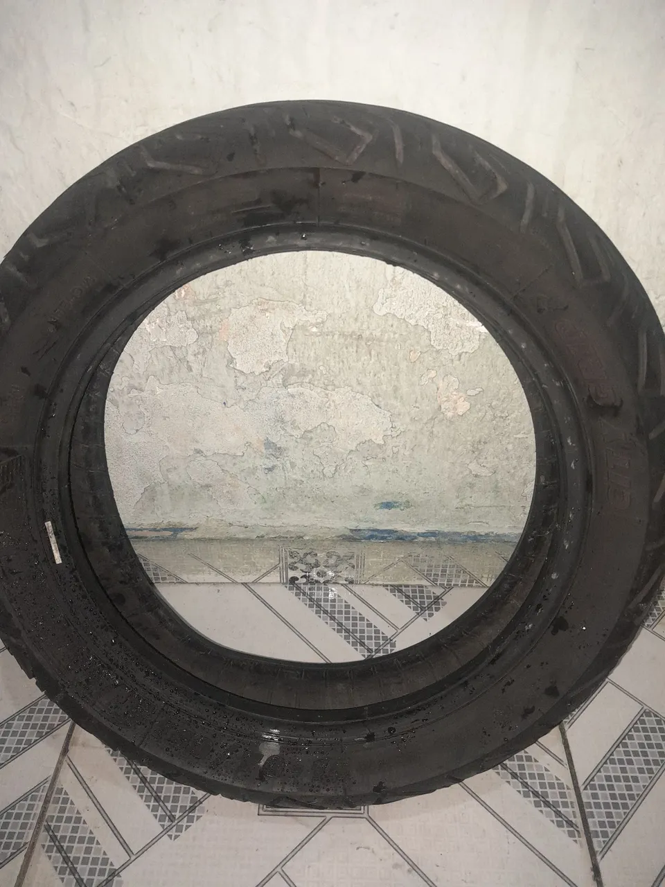 Pneu michelin de Moto 140/70 aro 14