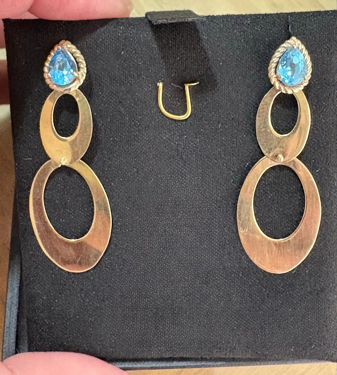 Brinco ouro 18k com topázio natural 