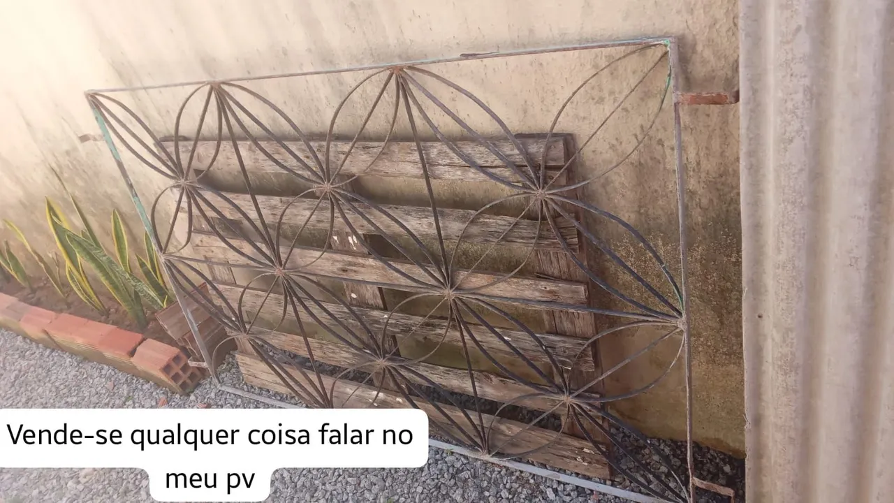 Grade de ferro para área externa