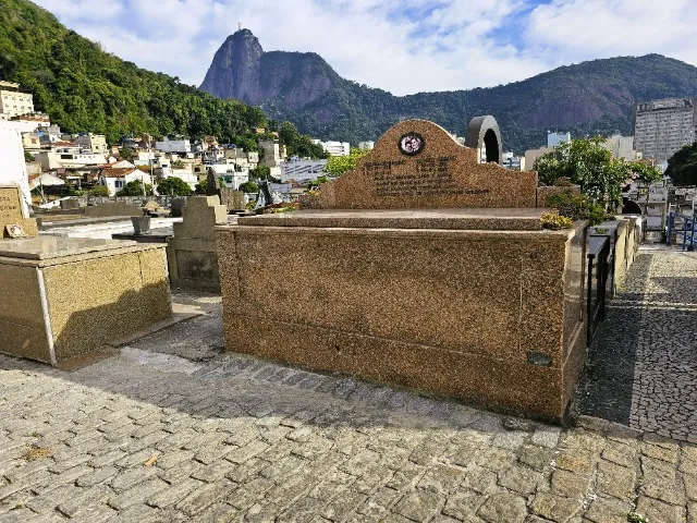 Jazigo Cemitério São João Batista (RJ) - Perpétuo - Localização Privilegiada
