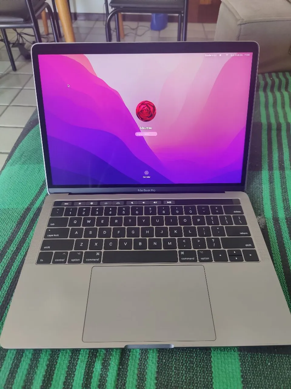 Macbook Pro 2017 16GB / i7 / 512GB SSD
