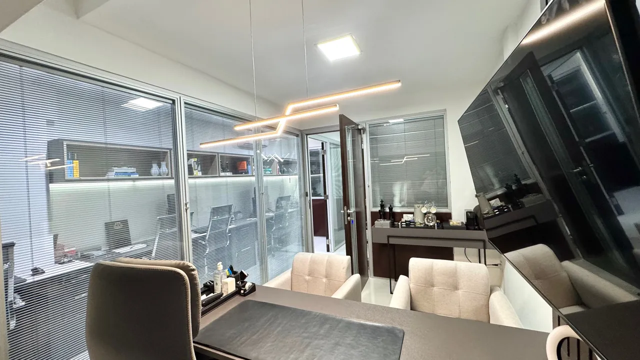 SALA COMERCIAL DE ALTO PADRÃO 34m2- TANCREDO NEVES/EM FRENTE AO SALVADOR SHOPPING