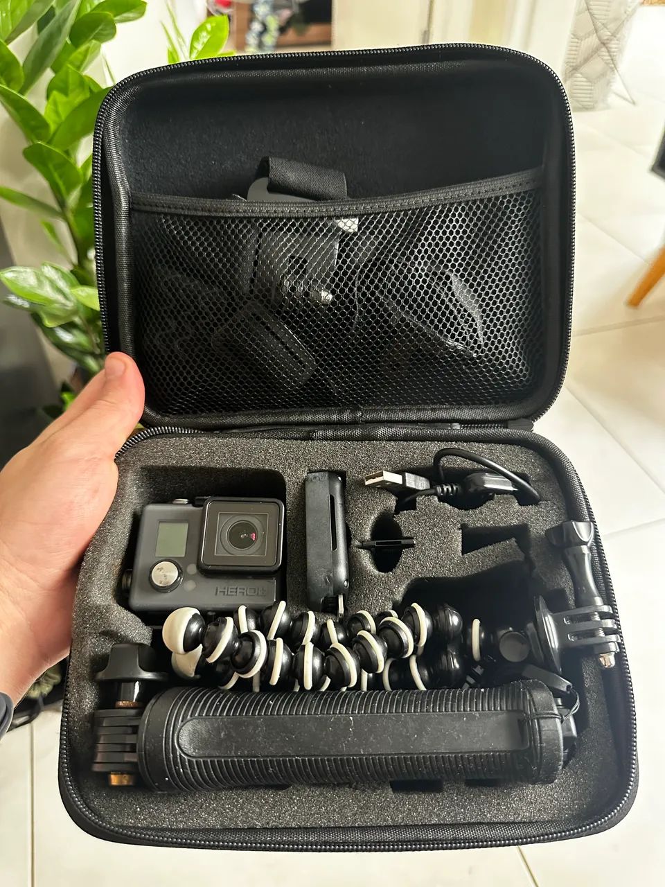 Go pro Hero+ with control and accessories64167751101058120