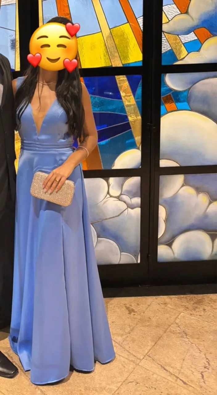 Vestido de festa azul claro
