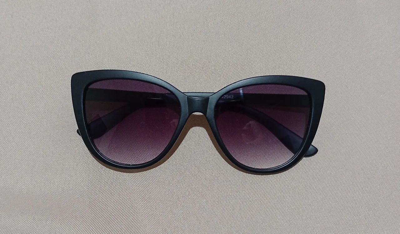 Óculos de Sol Feminino com Estojo - Foto 2