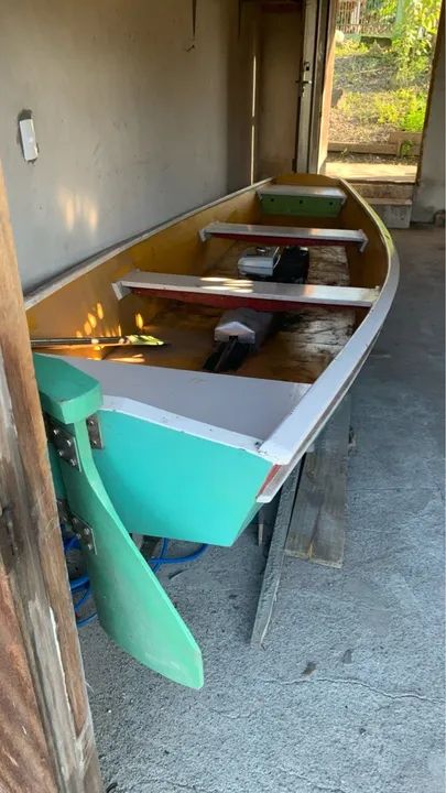 Barco de madeira com motor de centro  - Foto 5