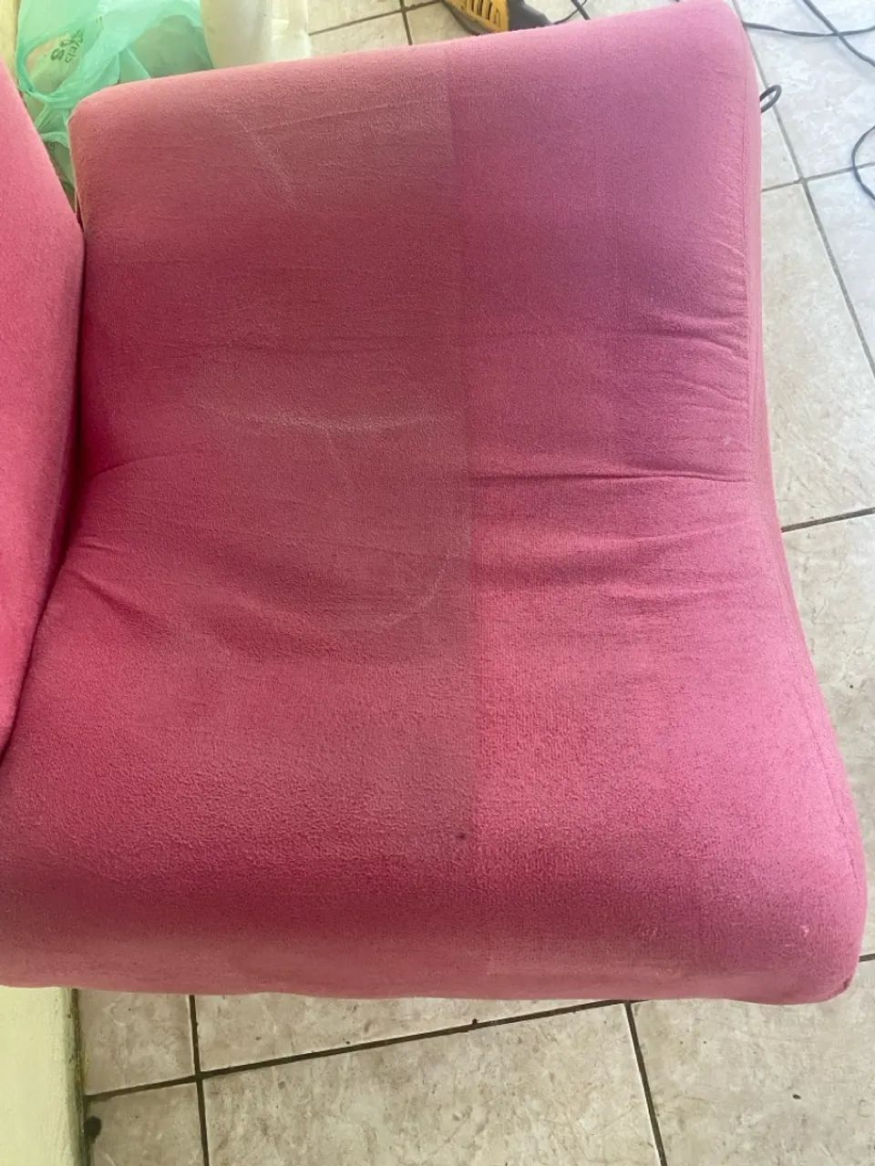 Higienização de estofados/ Lavagem a seco - Foto 2