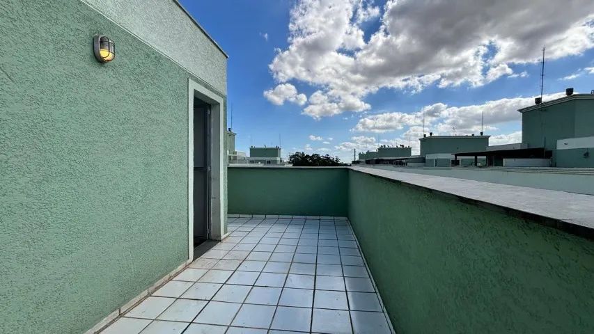 Cobertura 3 Quartos em ótima localização.
