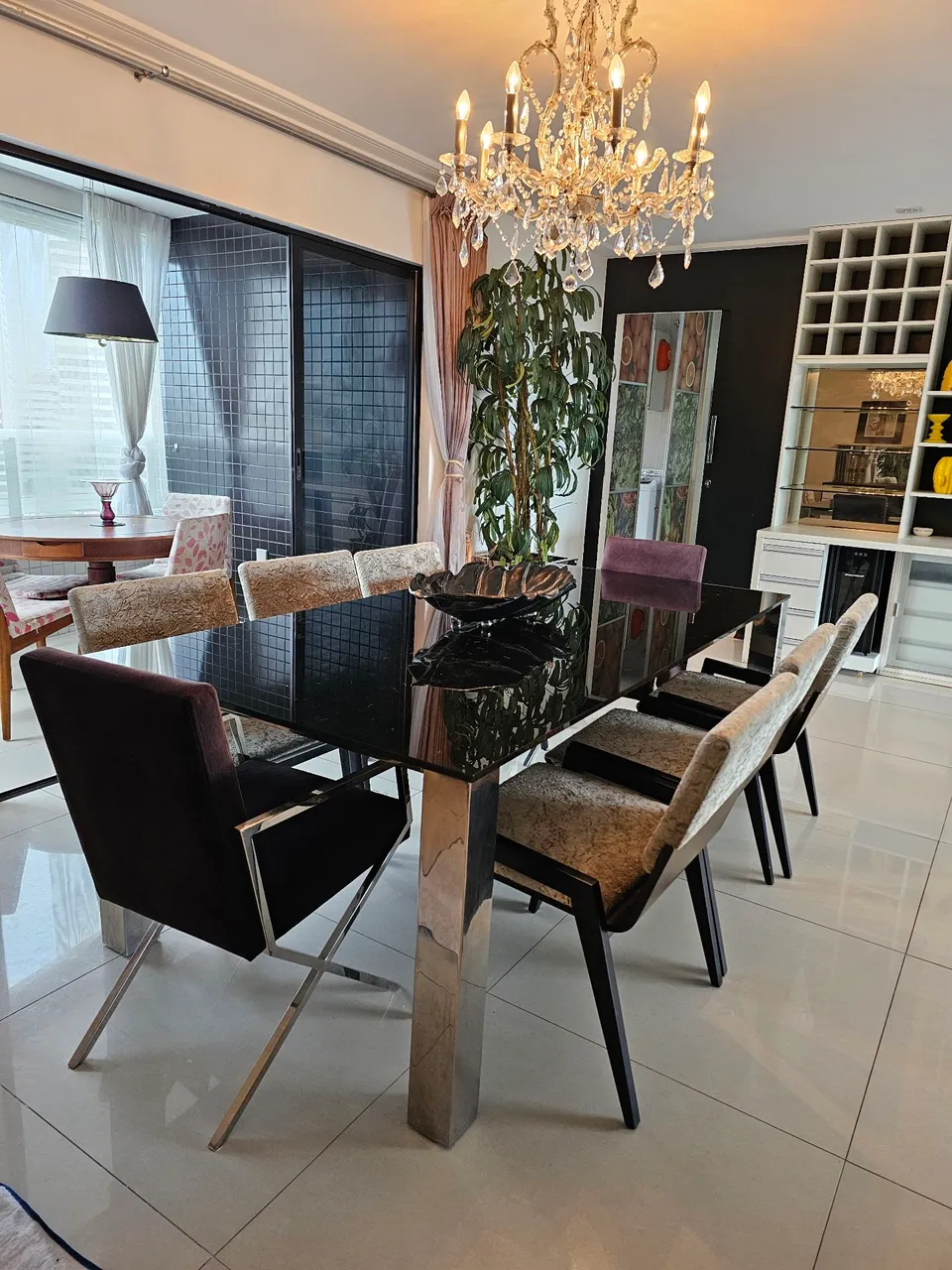 Mesa de jantar imperdível seminova LUXUOSA