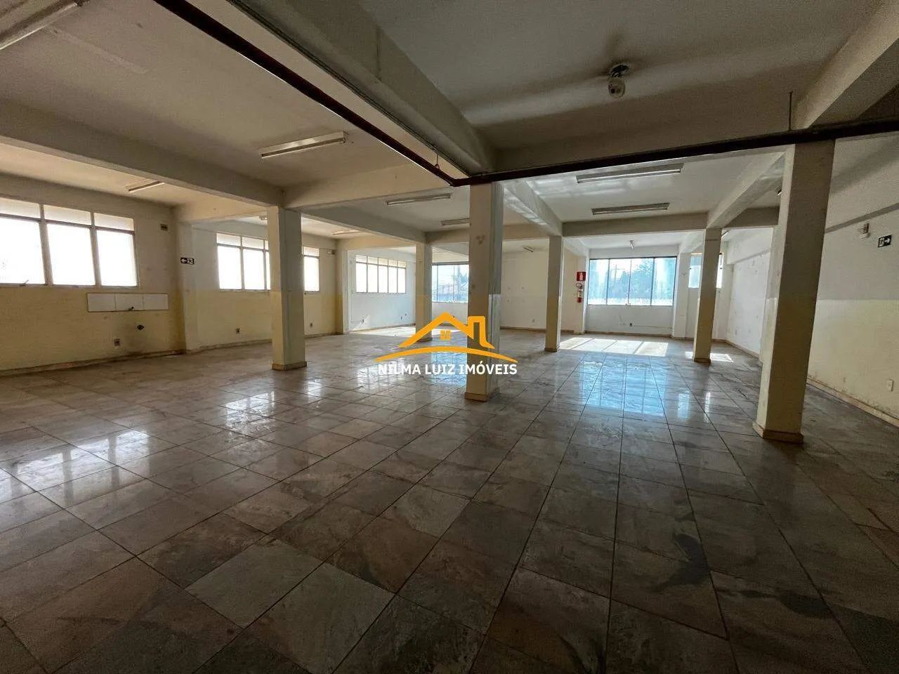 LOCAÇÃO | PRÉDIO COMERCIAL COM ELEVADOR  LOCALIZAÇÃO ESTRATÉGICA PRÓXIMA À BR-381 E AV. DA - Foto 2
