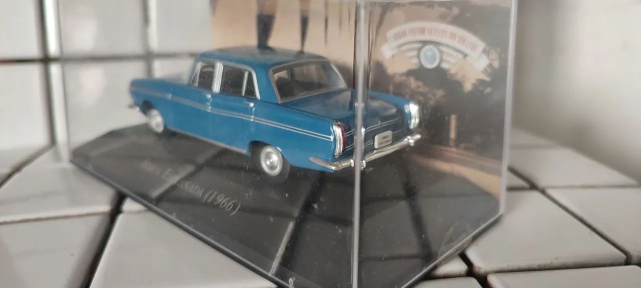 Miniatura Renault Dauphine 1960