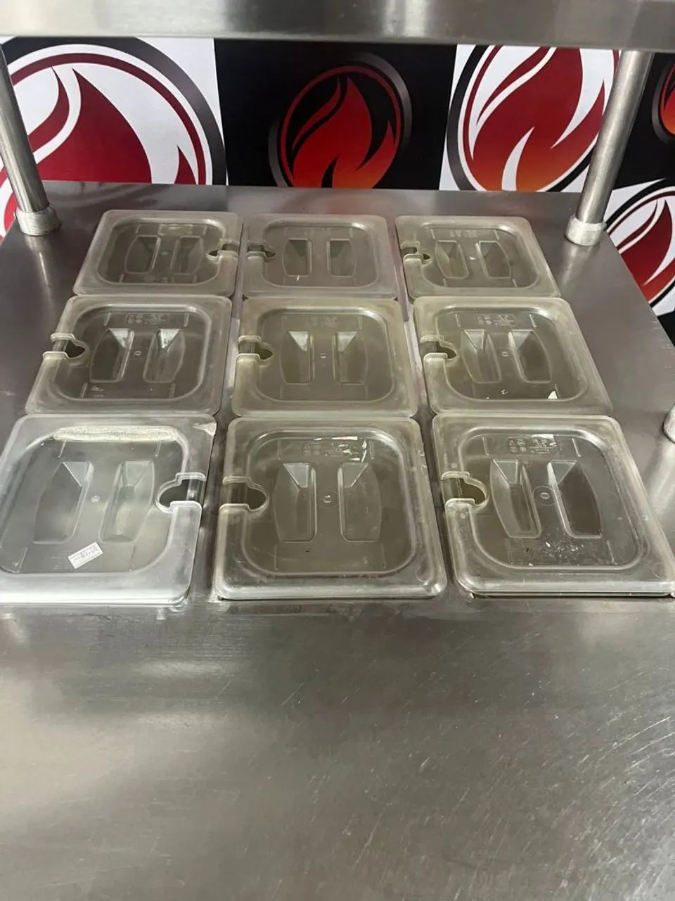 Balcão  condimentadora  refrigerada  220 volts acompanha as 6 cubas - Foto 2