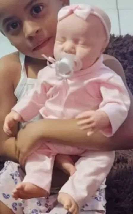 Boneca Reborn Nova 49cm -Com acessórios  - Foto 5