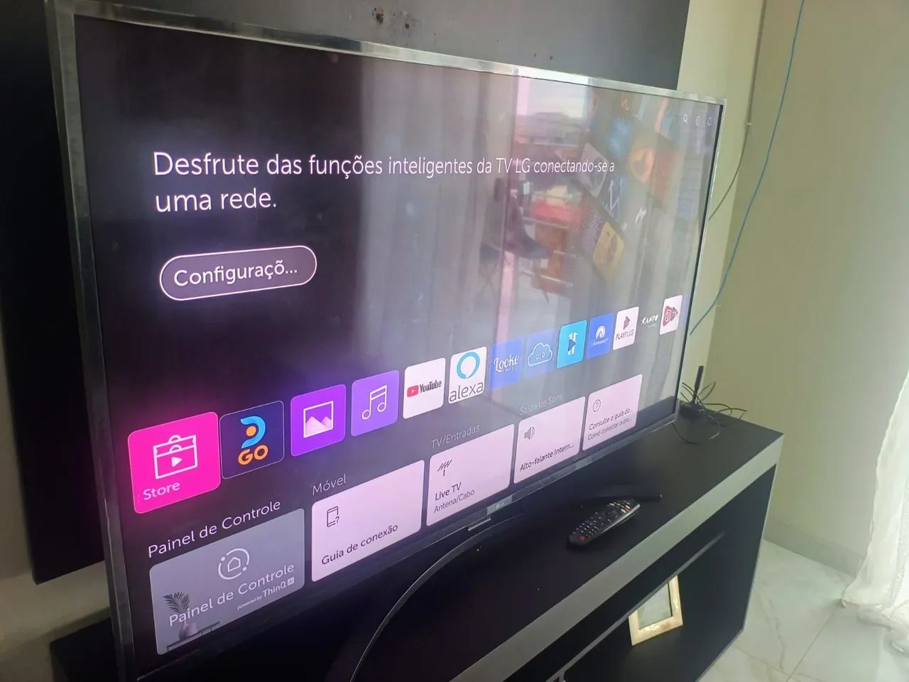 TV LG Smart 4K 55 polegadas pezinhos e controle smart Magic R$ 1450