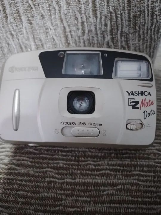 Câmera YASHICA EZ Mate Data