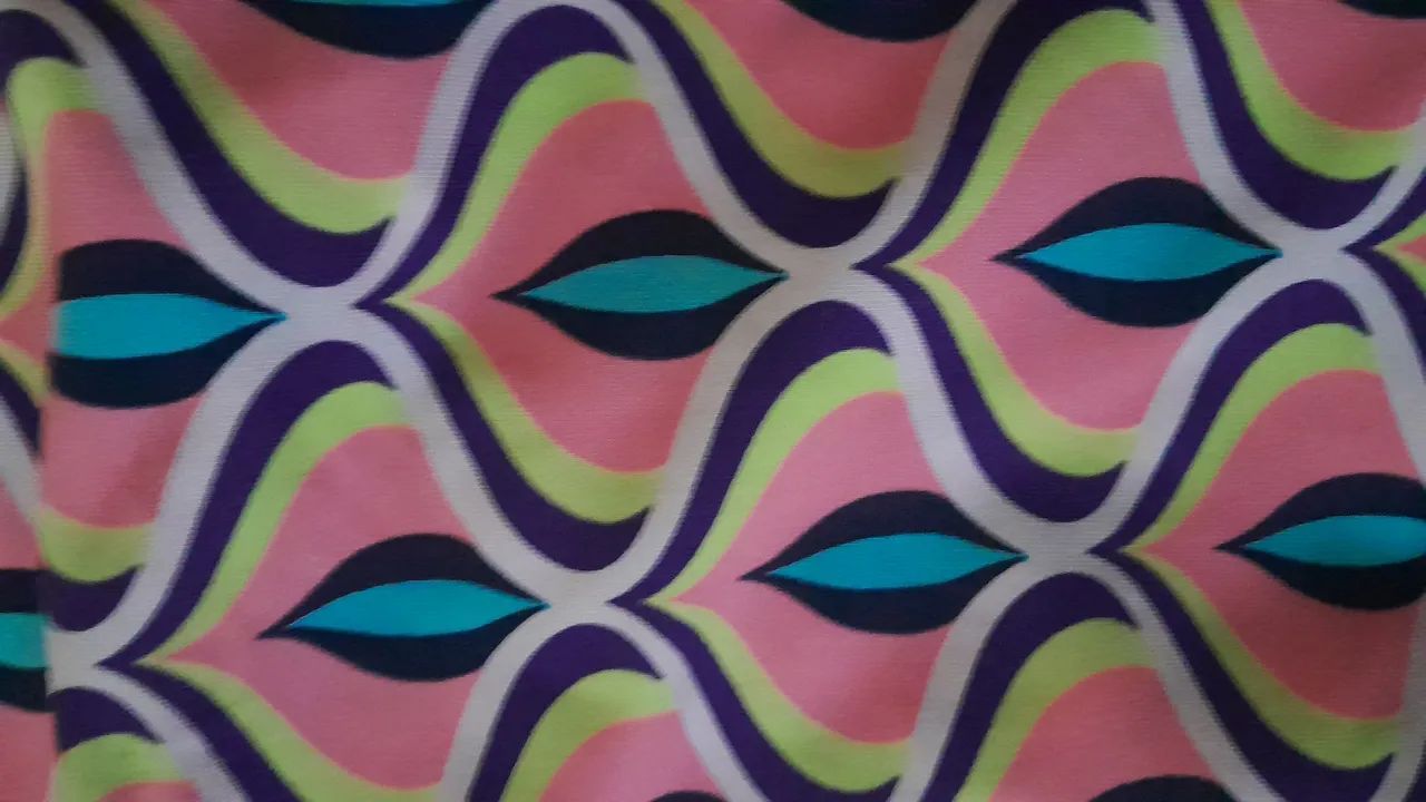 Saia estampada com detalhes vibrantes - Foto 3