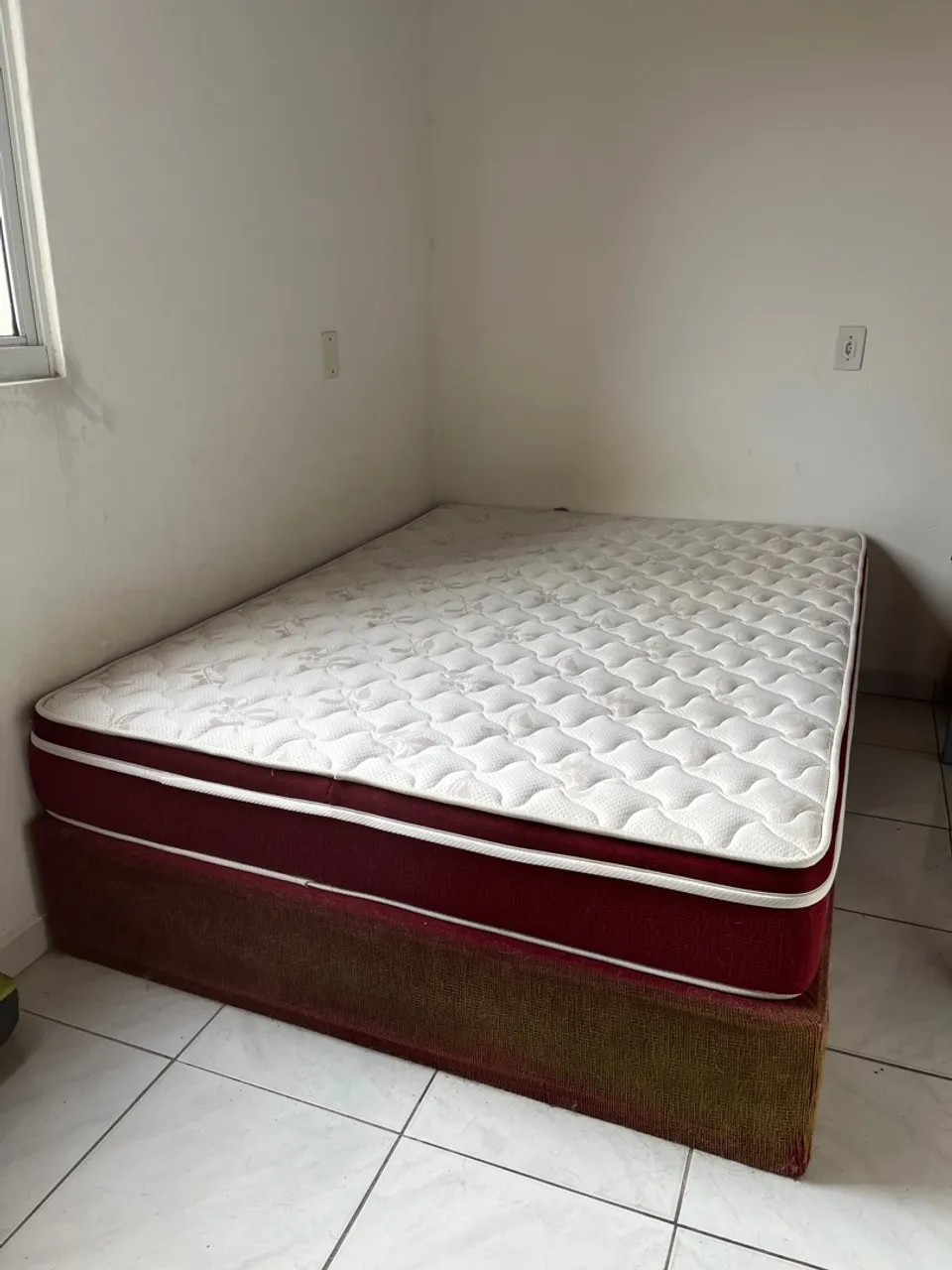 Cama Box Casal com Colchão Castor D33 Red & White Air