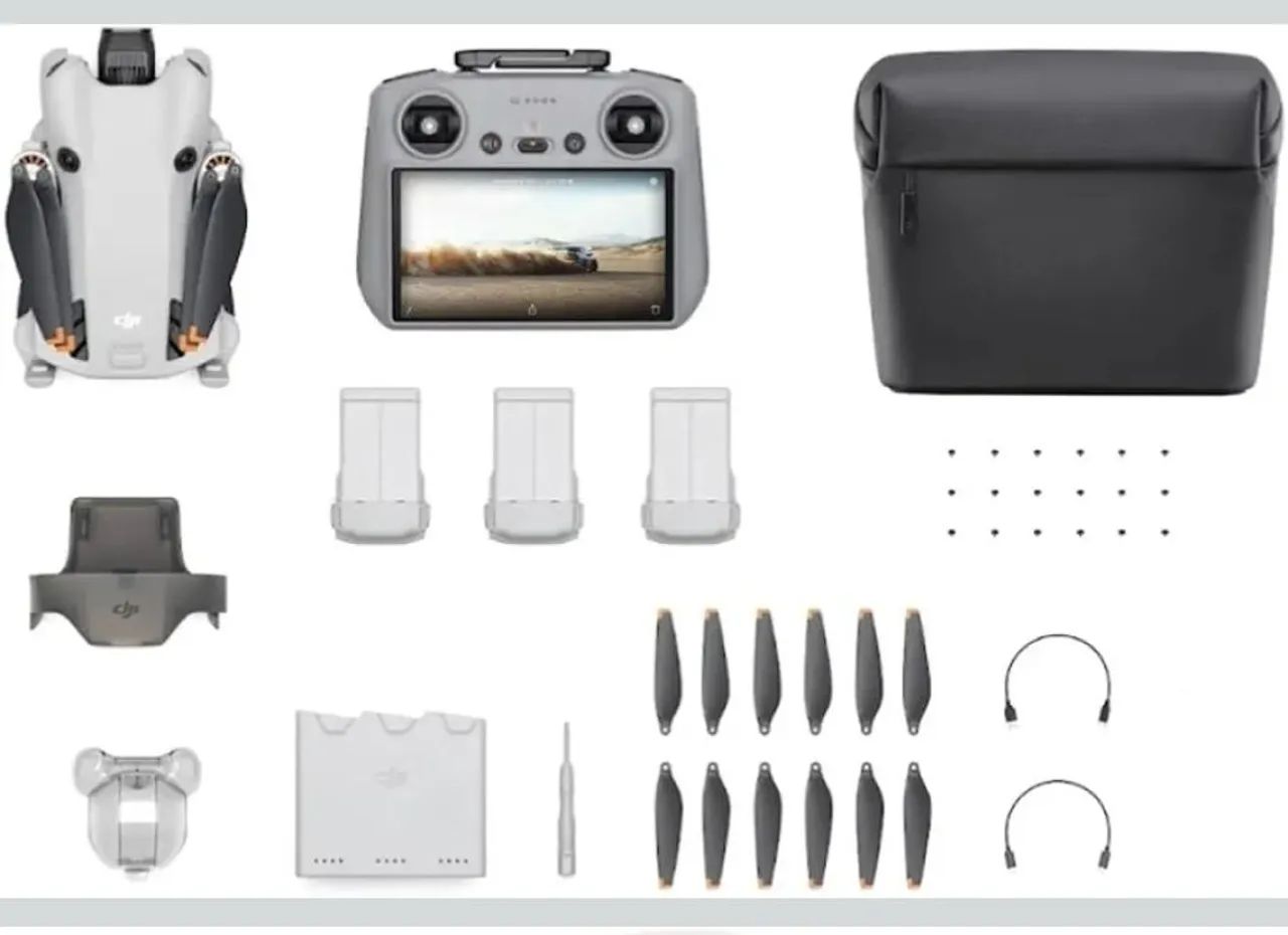 DJI Mini 4 Pro com Kit Flymore lacrado controle com tela lacrado