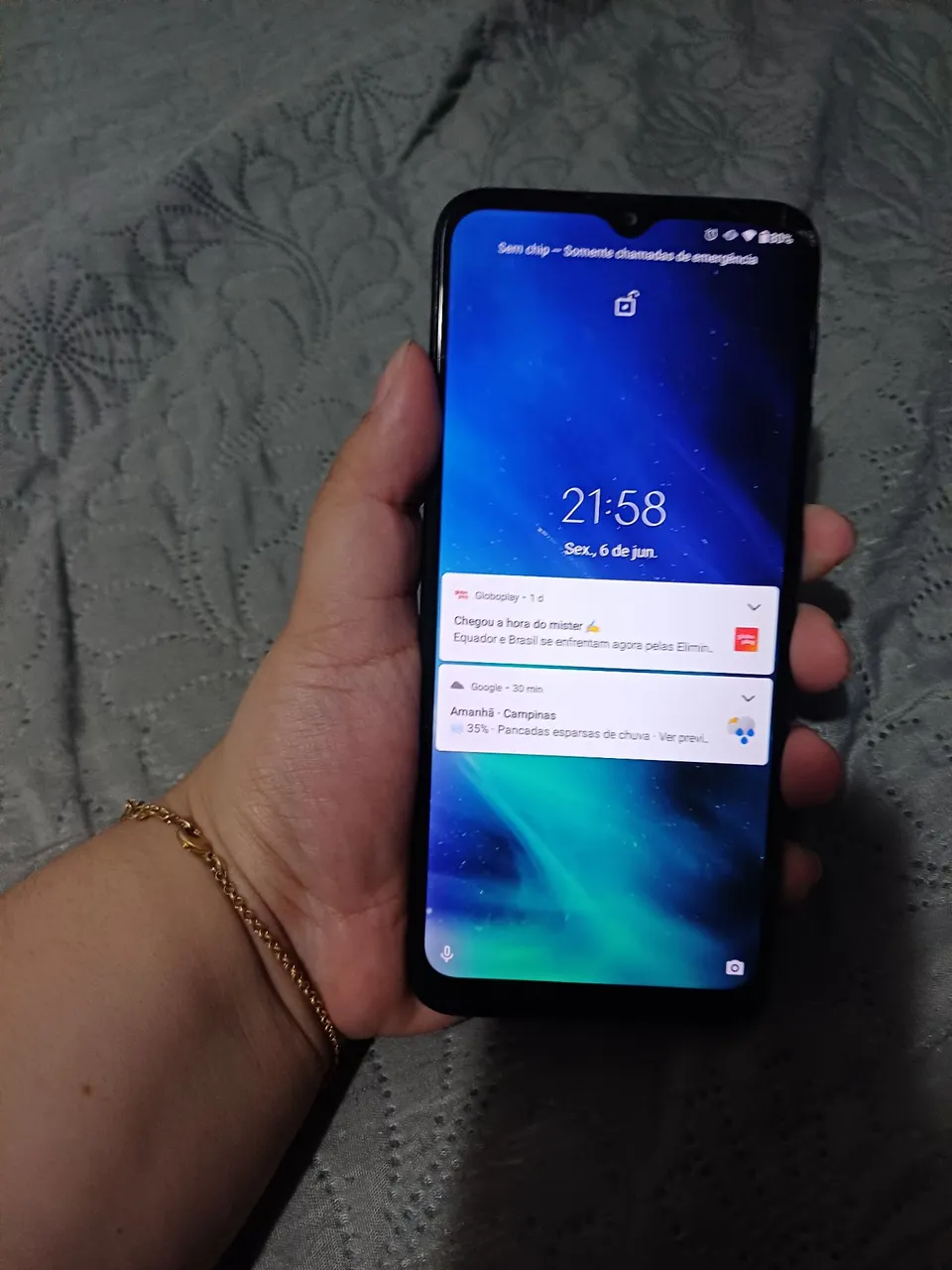 Celular a venda 250 pra levar logo!