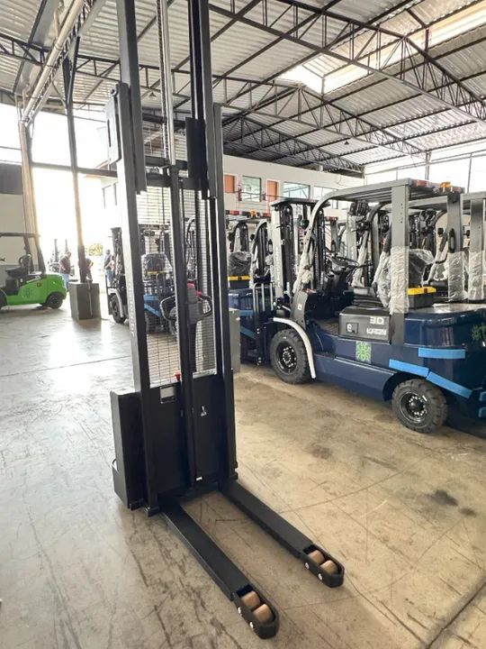 EMPILHADEIRA PATOLADA - Foto 3