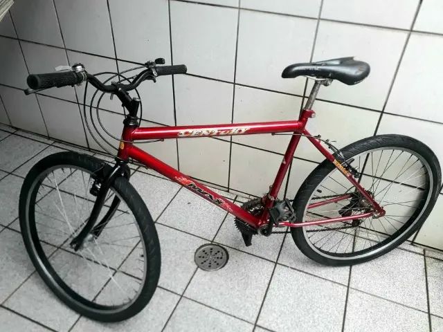 Bicicleta century Max aro 26 de 18 marchars com freios v- brake. Funcionando tudo certinho - Foto 2