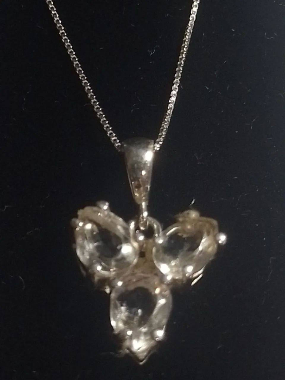 Pingente CRISTAL Gotas sem inclusões em Prata 925. 