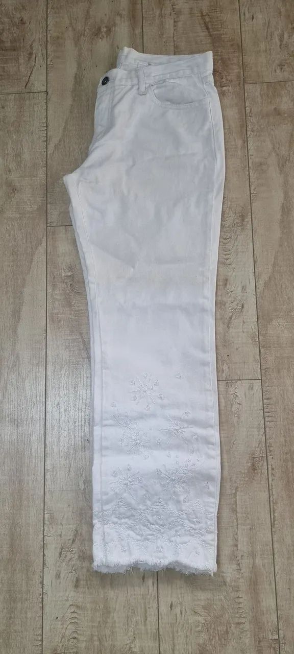 Calça jeans branca, tamanho 44 usada. Sem defeito - Foto 4