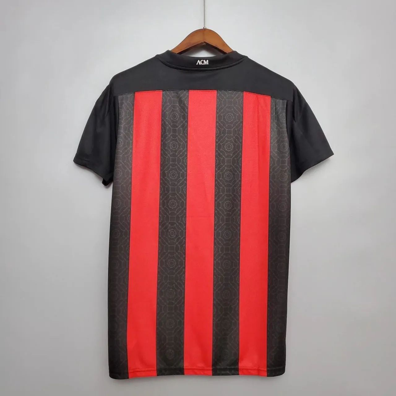 Camisa Home Retro Preta e Vermelha do AC Milan 2020/21.   Tamanho: G - Foto 4