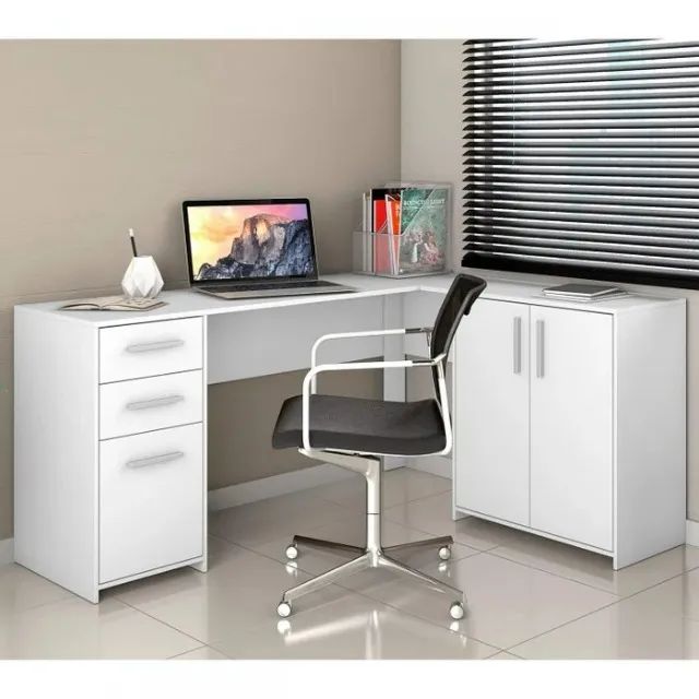 "Produtividade com Estilo: Mesa Office Escrivaninha em L com 2 Portas e 3 Gavetas"