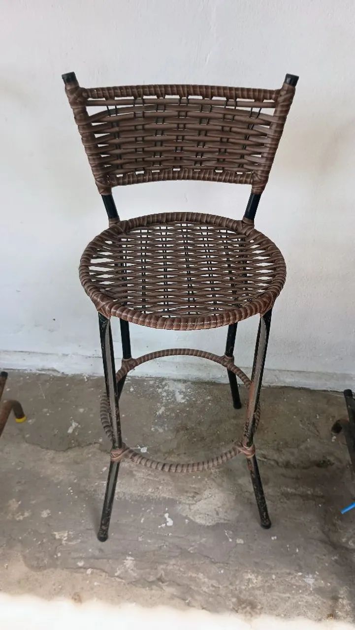 Vendo 2 cadeiras tipo Banqueta - Foto 2