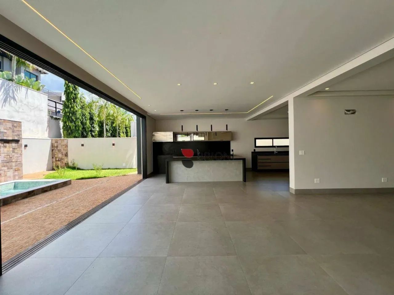 Casa sobrado alto padrão, com 353m², 4 quartos/suíte à venda em condomínio Alphaville, em - Foto 6