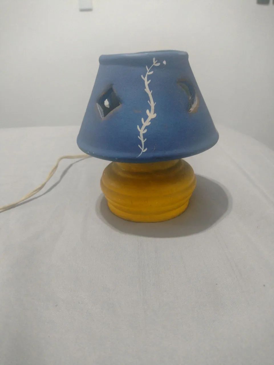 Abajur amarelo e azul peça antiga  - Foto 2