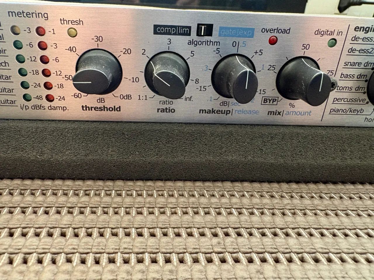 Compressor / Gate TC ELETRONICS C300 dual stereo - Foto 3