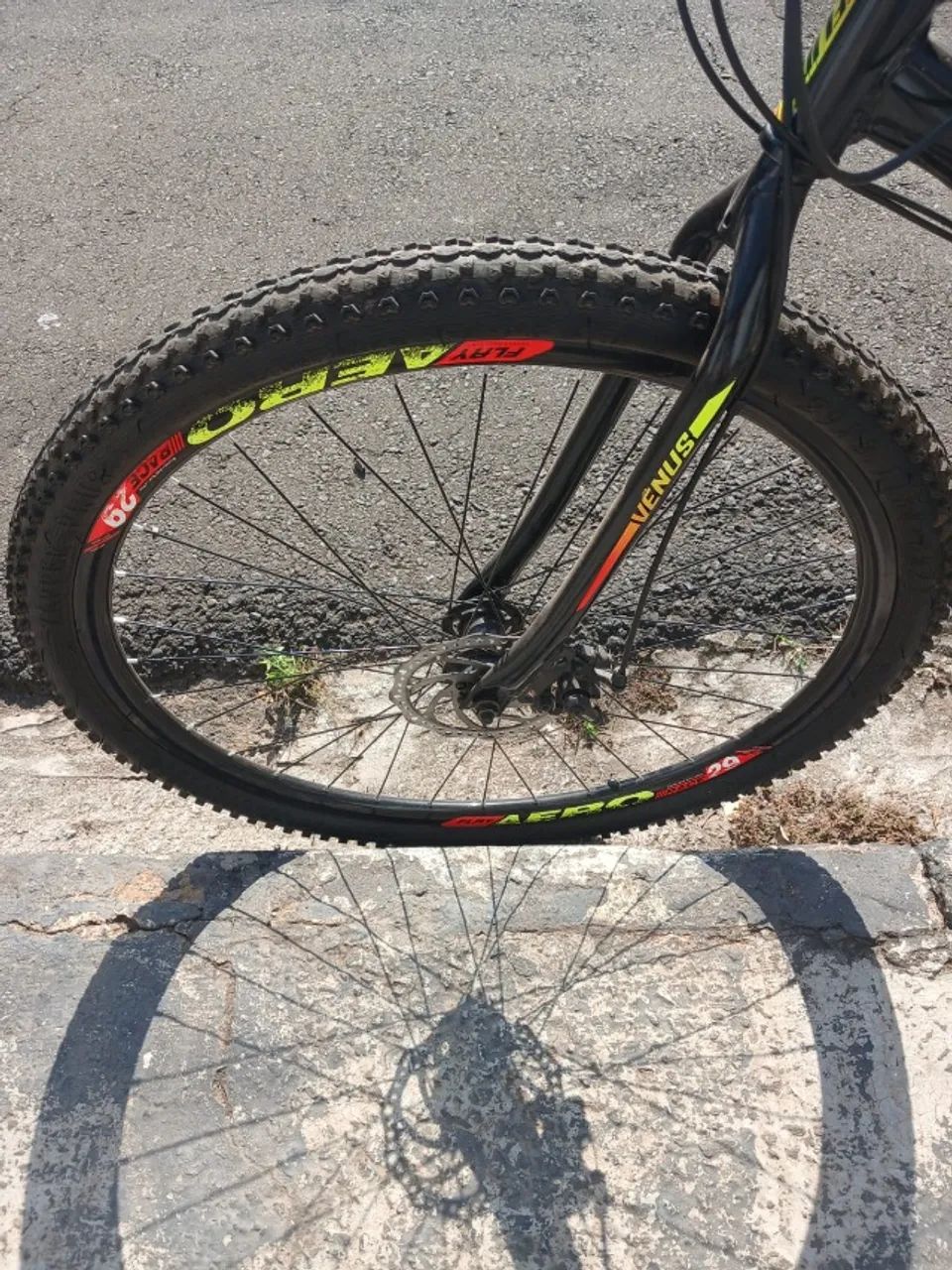 Bicicleta aro 29 com 21v e freio a disco - Foto 3