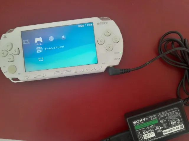 PSP 1000 BRANCO CERAMICA VERSÃO JAPONESA ORIGINAL - Consoles de