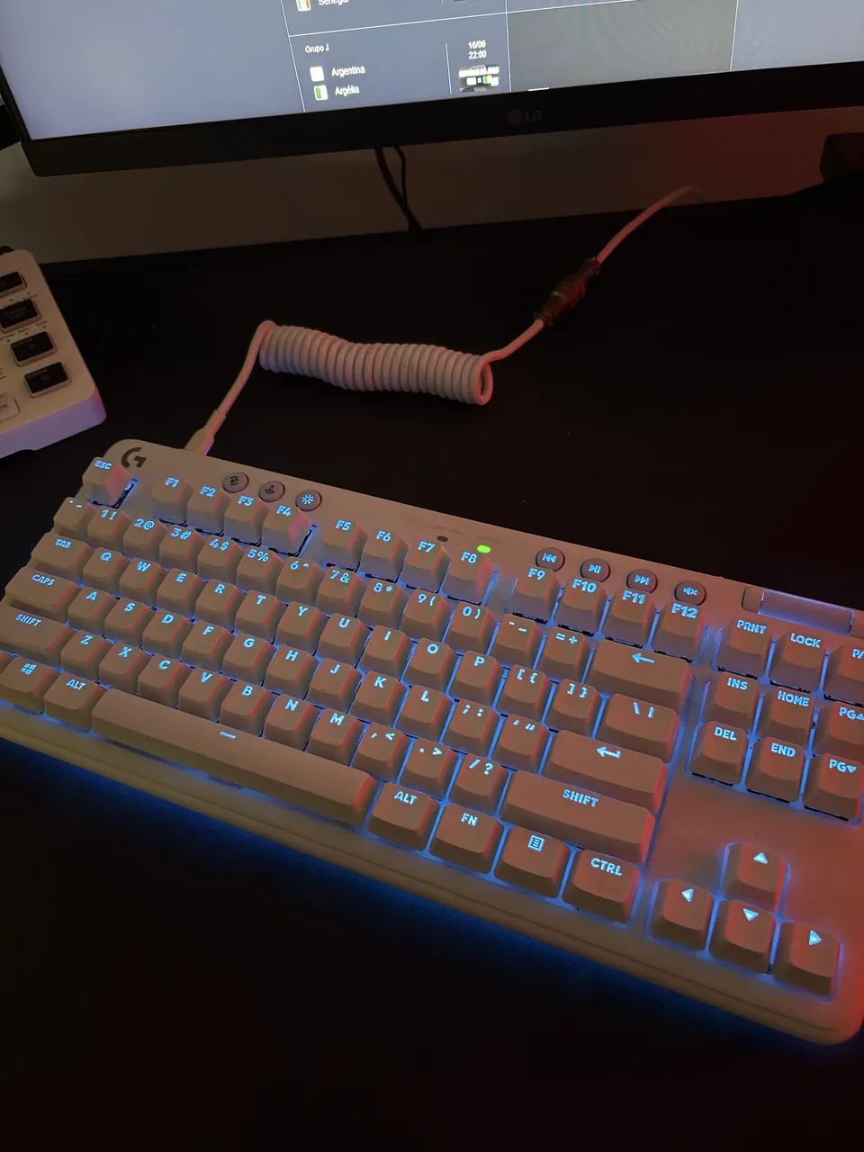 Teclado Logitech G715 Branco - Foto 3