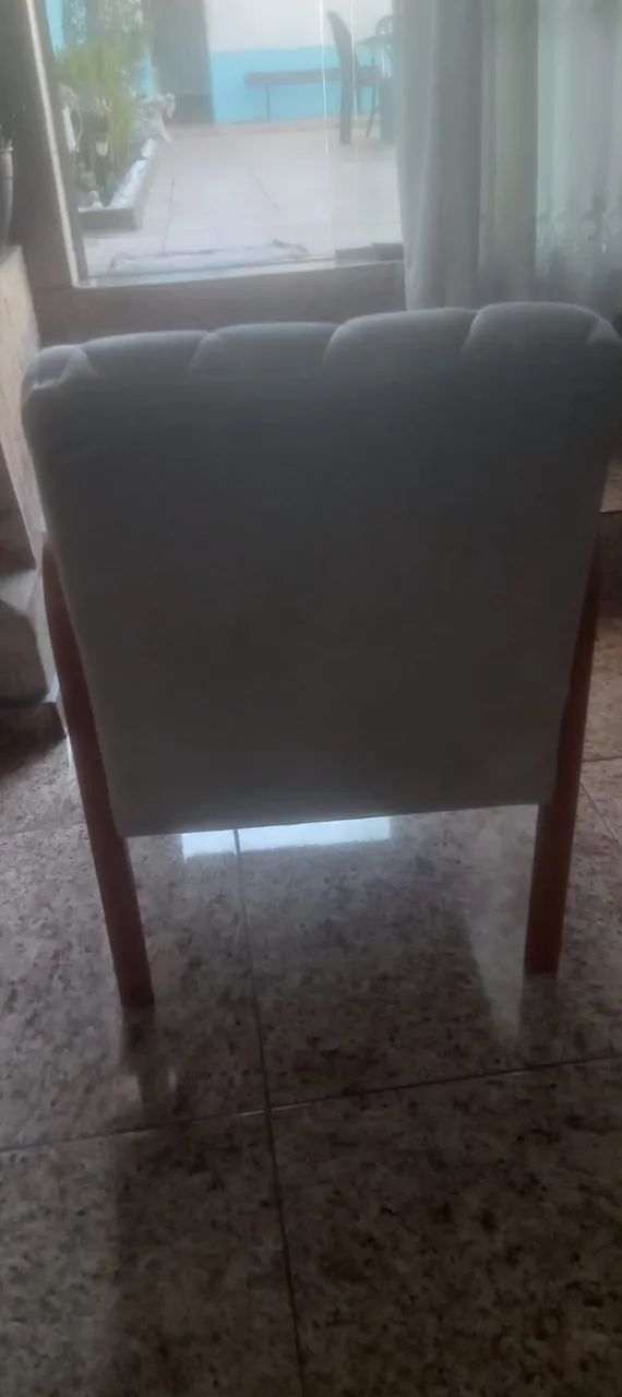 2 Poltronas Estofadas - Excelente Estado - R$ 700 o Par - Foto 3