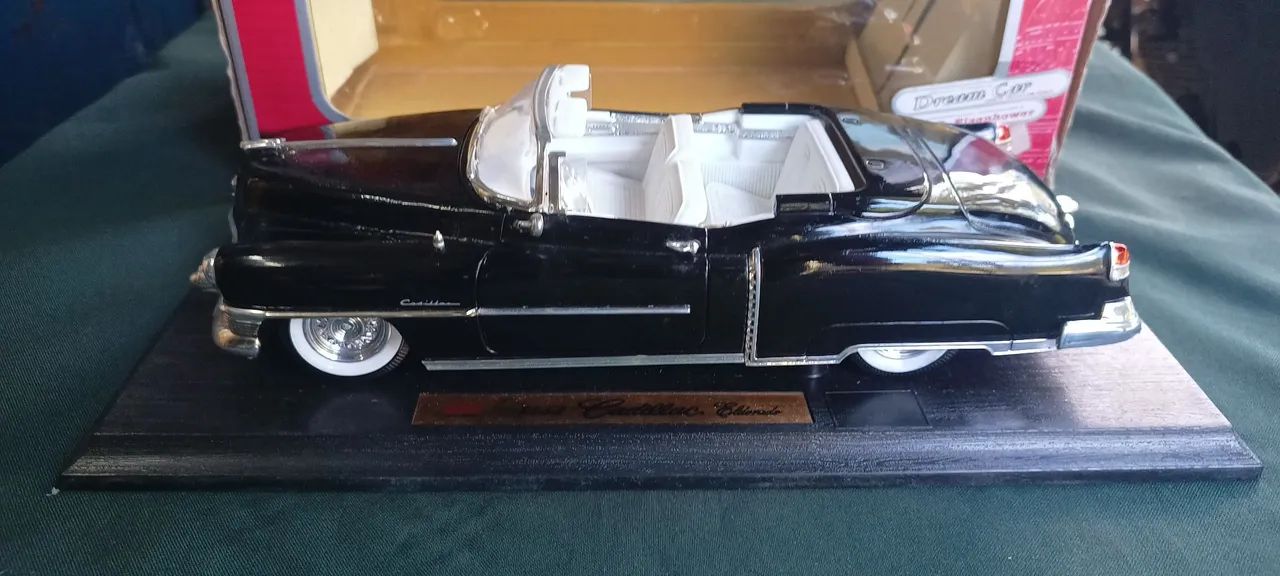 Miniatura Cadillac eldorado 1953 ansou escala 1:18 - Hobbies e