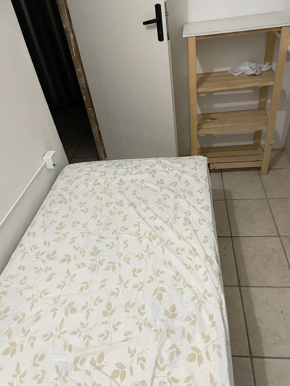 Alugo quartos, com casa mobiliada. 500 reais  - Foto 2