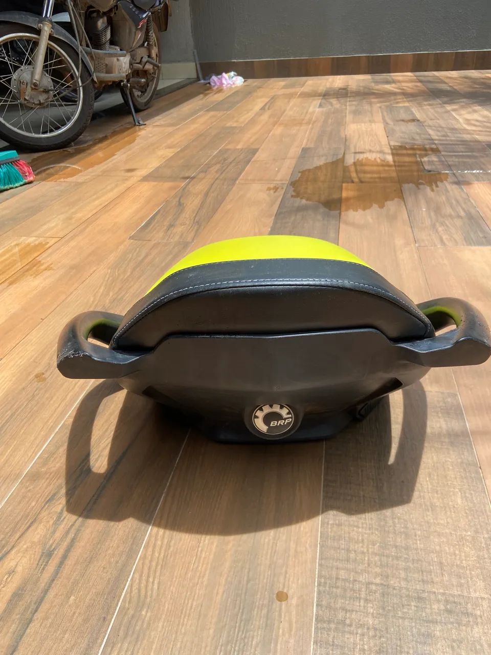 Encosto Banco Traseiro Sea-Doo GTI / GTR (2020-2024) - Amarelo Neon Original - Foto 3