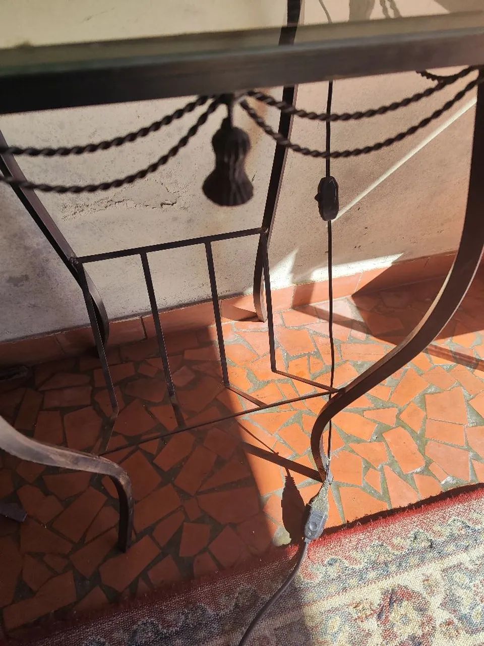 Mesa de canto com abajour - Foto 3