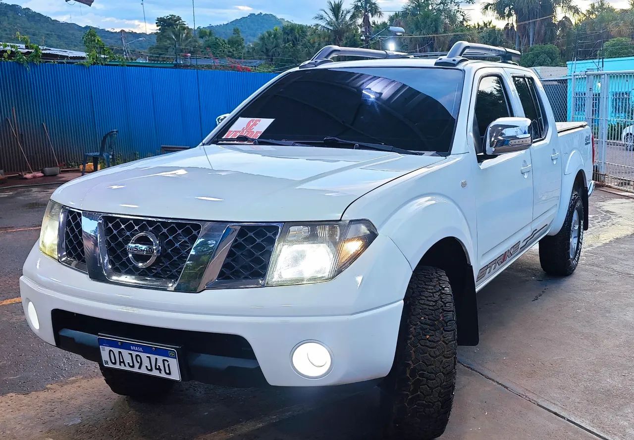 Nissan Frontier LE CD 4X4 2.5 TB Diesel Aut. 2012