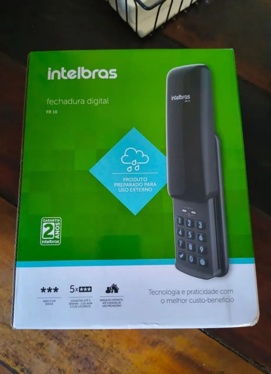 Fechadura digital Intelbras na caixa