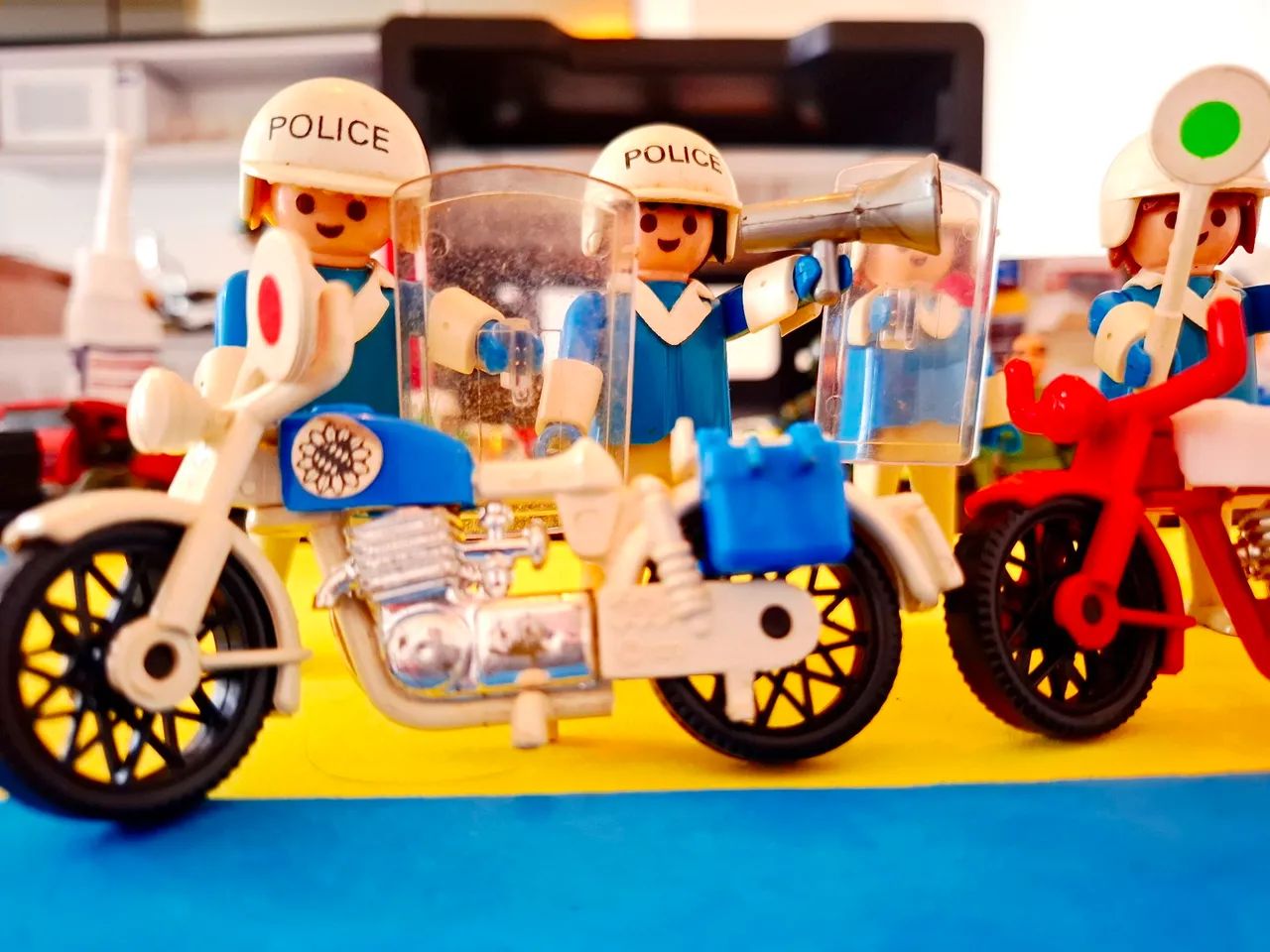 Playmobil anos 80 Polícia de Choque  - Foto 5